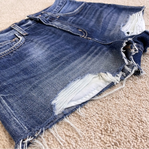 L'agence Marilyn High Rise Denim Short in Newberry - Picture 6 of 17